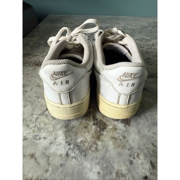 Nike Air Force One 6.5 M/8.5W - Picture 4 of 7
